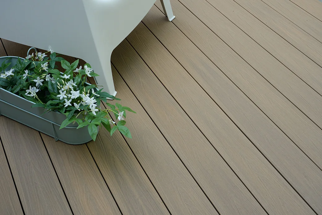 extruded decking
